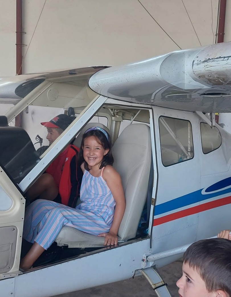 ✈️ [Приключение сред облаците] – посещение на учебно летище!