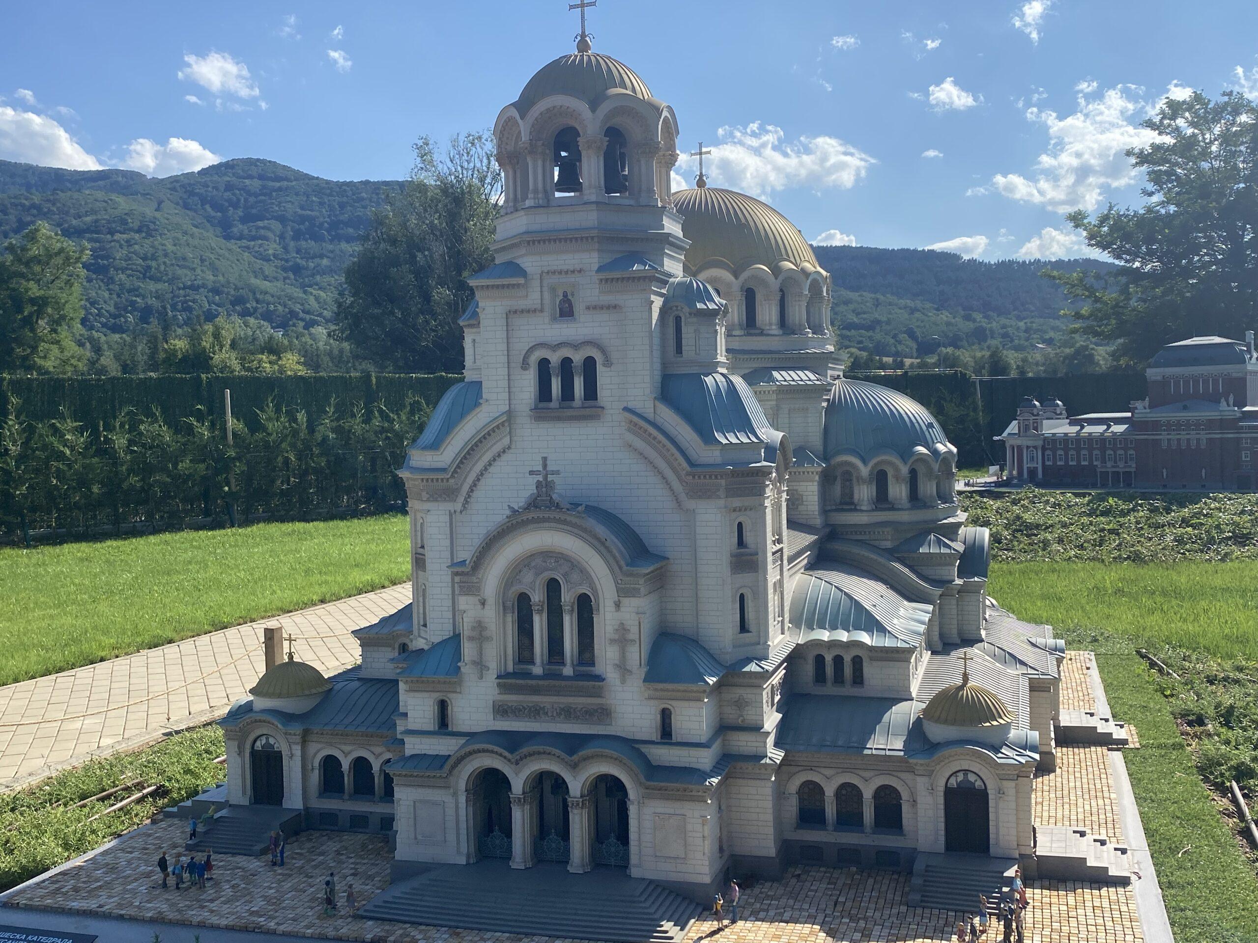 Снимка от 🏰 Екскурзия до  [„България Ленд“]  –  [Правец] | Приключение за деца на 23.06.2026 🌿